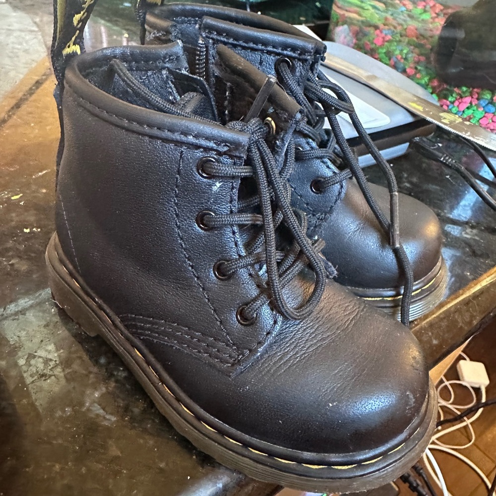 Doc martins - Picture 2 of 3